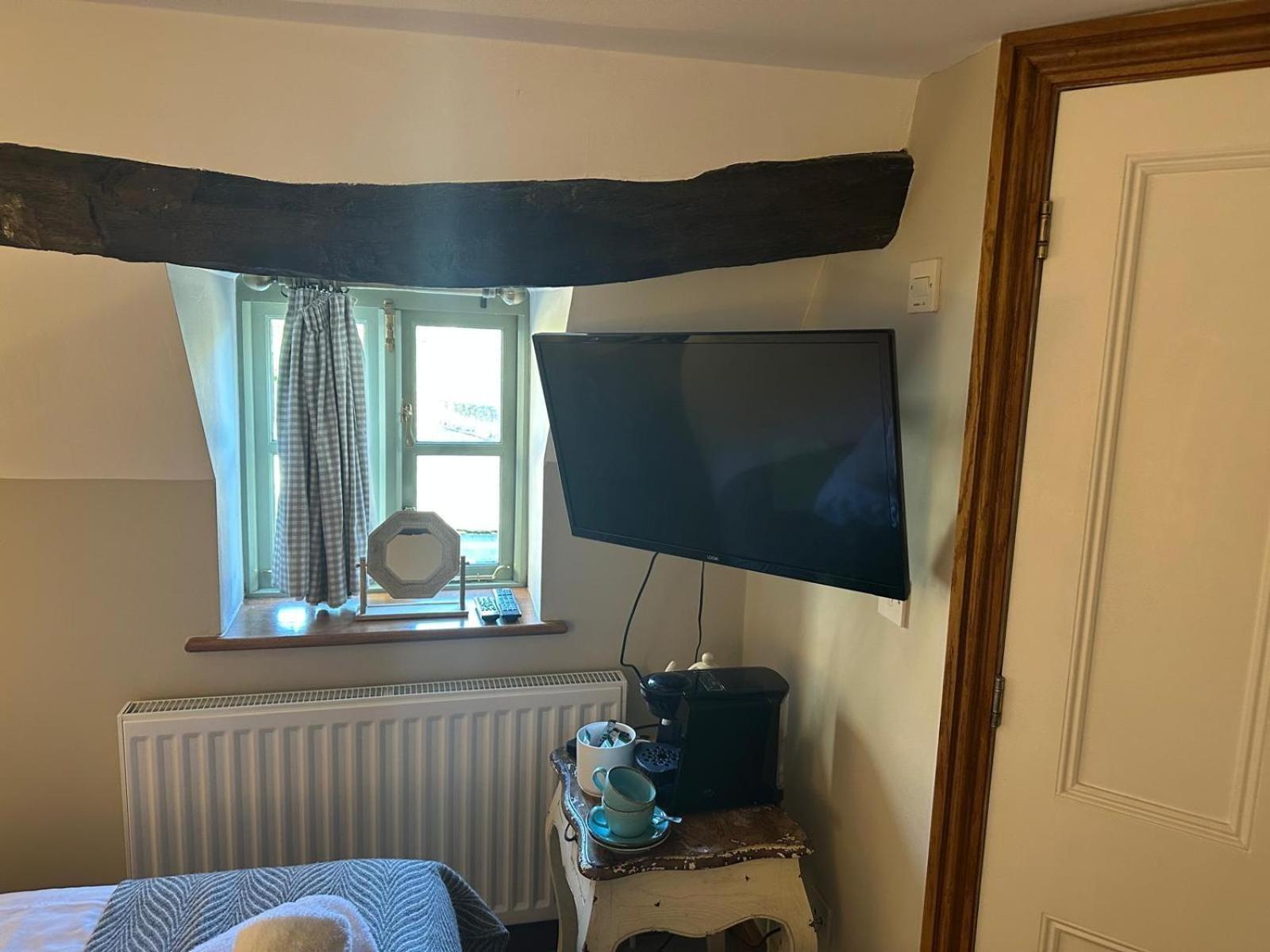 The Plough B&B Bourton-on-the-Water Room photo