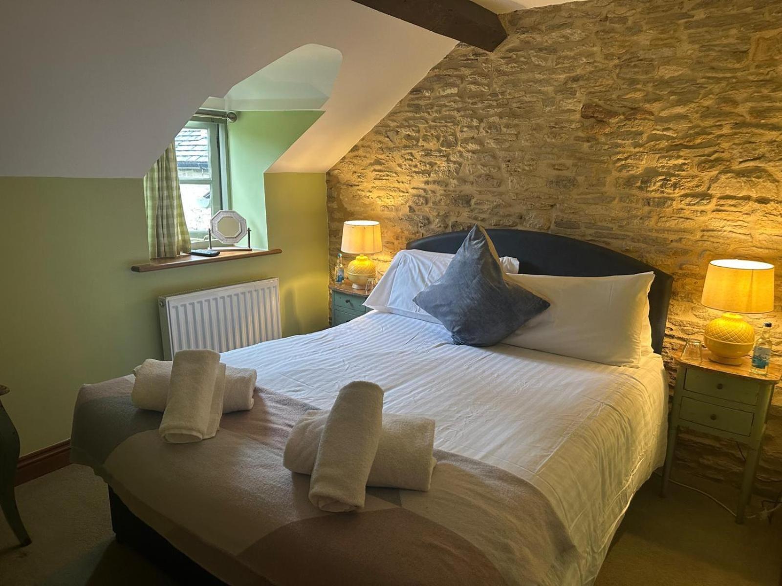 The Plough B&B Bourton-on-the-Water Room photo