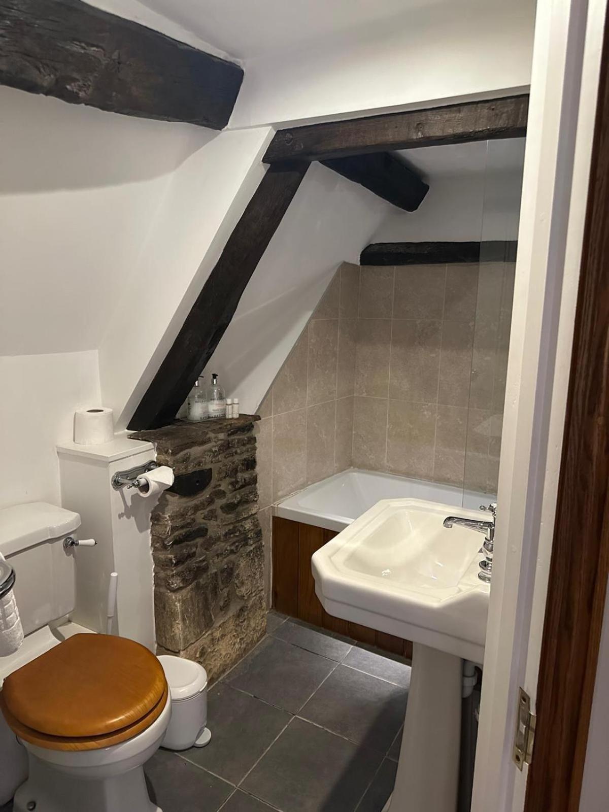 The Plough B&B Bourton-on-the-Water Room photo